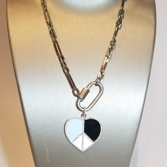 Carabiner Paperclip Chain with Enamel Peace Heart - Picture 5 of 5